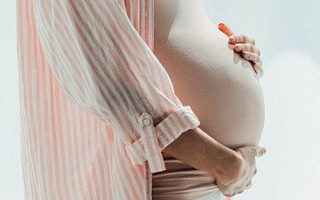 Не смогла родить сама — плохая мать и другие самые вредные мифы о беременности и родах
