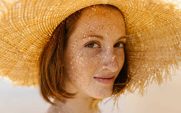 Как восстановить кожу после отдыха в теплых странах: советы дерматолога