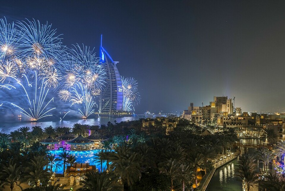Петербург, Дубай, Венеция и не только: точки на карте, где исполняются желания в Новый год