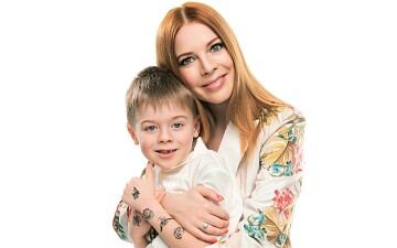 Певица и мама двоих детей Наталья Подольская в музыкальной фотосессии с сыном Артемием