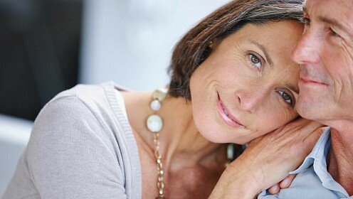 Интимное здоровье после 50: как вернуть комфорт без гормональной терапии