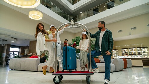 Куда отправиться на семейные каникулы: гид по отелям для отдыха с детьми