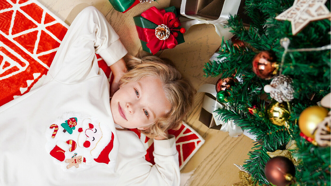Зажгите звёзды: гид по самым вдохновляющим новогодним нарядам для детей