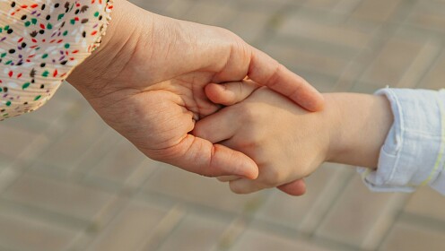 Спешим на помощь: что делать родителям в о внезапных сложных ситуациях с детьми