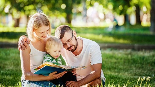 Список на лето: новые книги для детей и родителей, которые можно читать на пляже, в дороге и в гамаке на даче