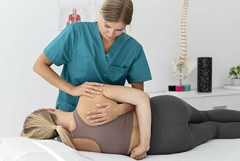 Зимняя бьюти-стратегия для горнолыжников: что взять на склон