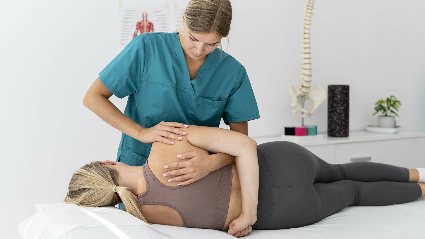 Телу — время: как остеопатия помогает будущим мамам