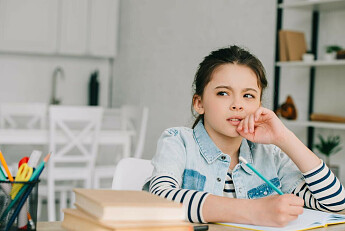 Пейте, дети, молоко: о полезных свойствах козьего молока рассказывает врач