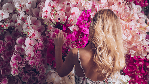 Весенние парфюмерные новинки: какие ароматы выбрать для настроения