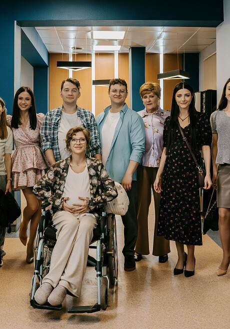 Главные премьеры апреля: что посмотреть в театре и дома