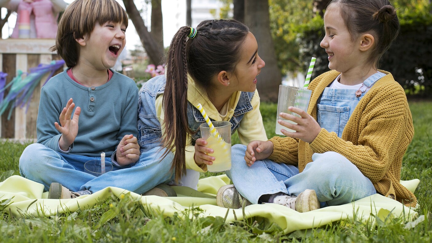 Почему детям важно с раннего возраста учиться принимать тех, кто отличается